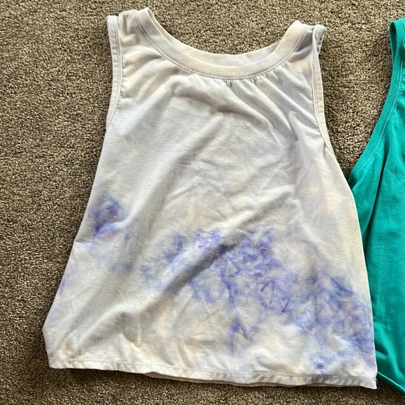Danskin 90 Degree Workout Tanks Size Small - Picture 2 of 7